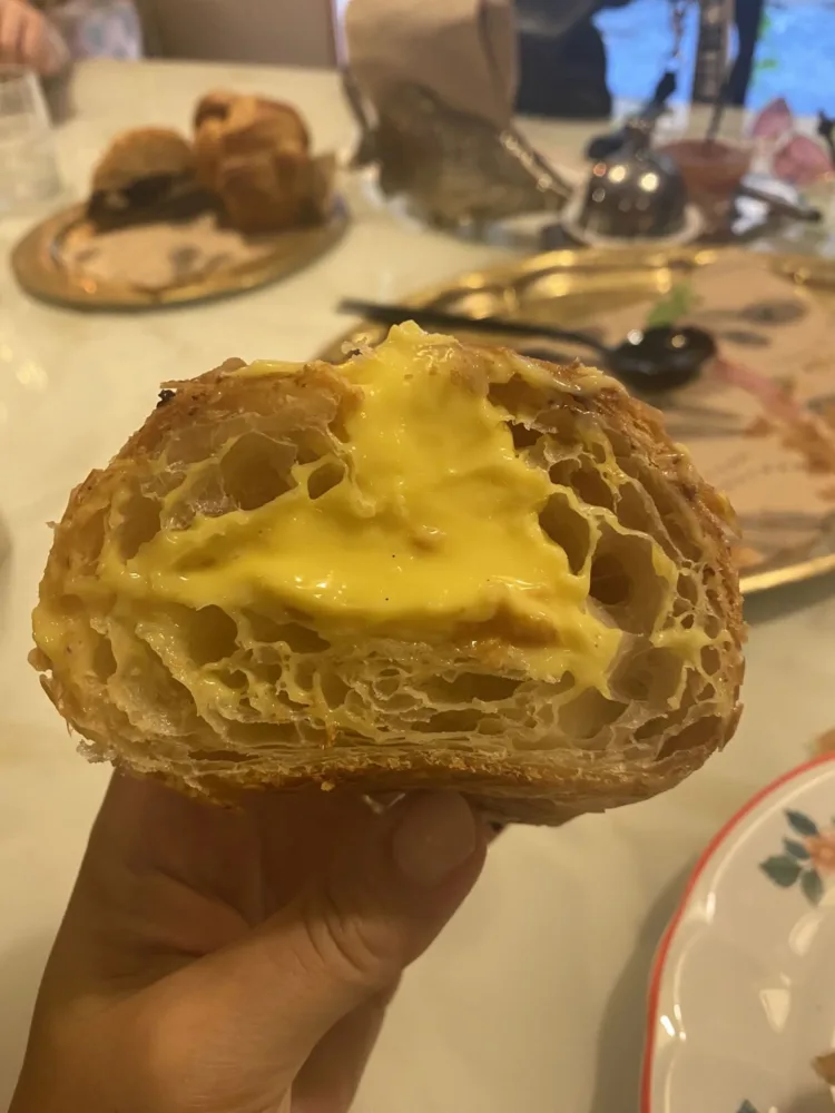 Tulipane -Croissant ripieno di crema pasticcera