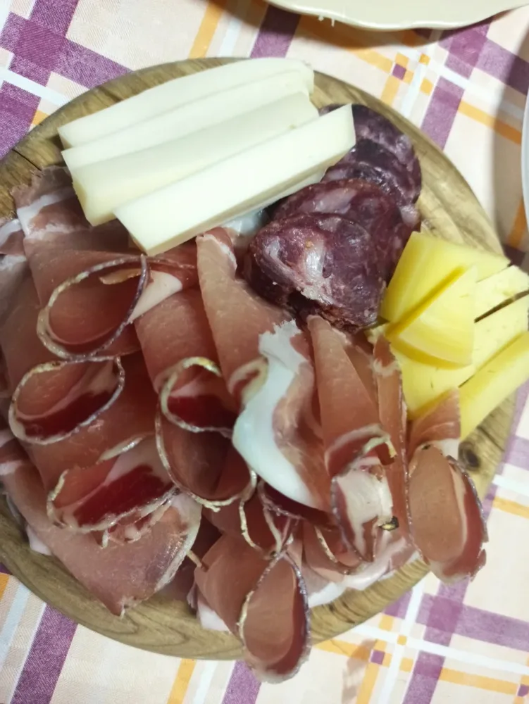 Braceria da Zio Peppe - I Salumi e i Formaggi di produzione propria