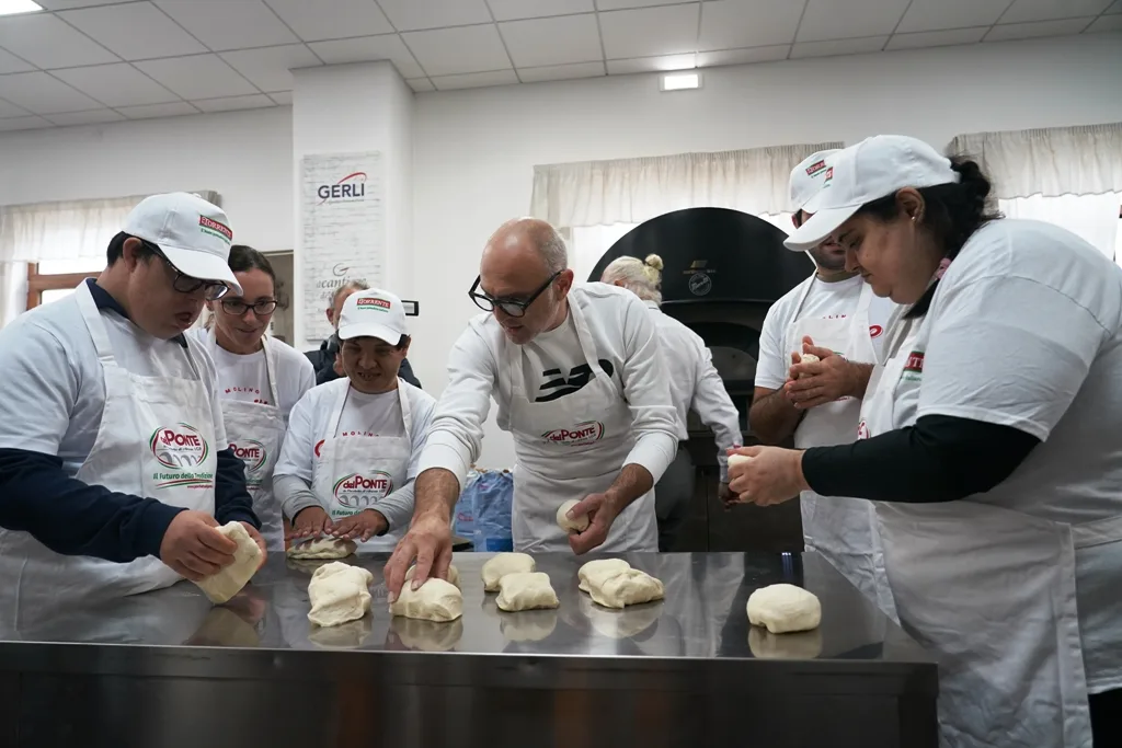 I ragazzi della Montessori Onlus con Attilio Albachiara e Vincenza De Cicco