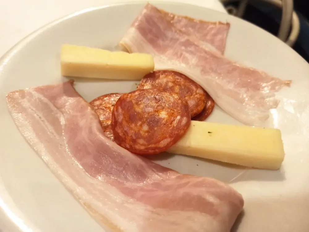 La Pace dei Sensi, Antipasto - Salumi e Caciocavallo