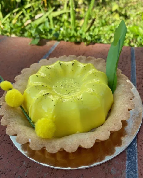 La mousse alla vaniglia aromatizzata al limone su pasta frolla di Giorgia