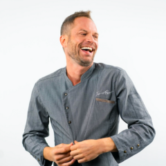 Lo chef Simone Rugiati