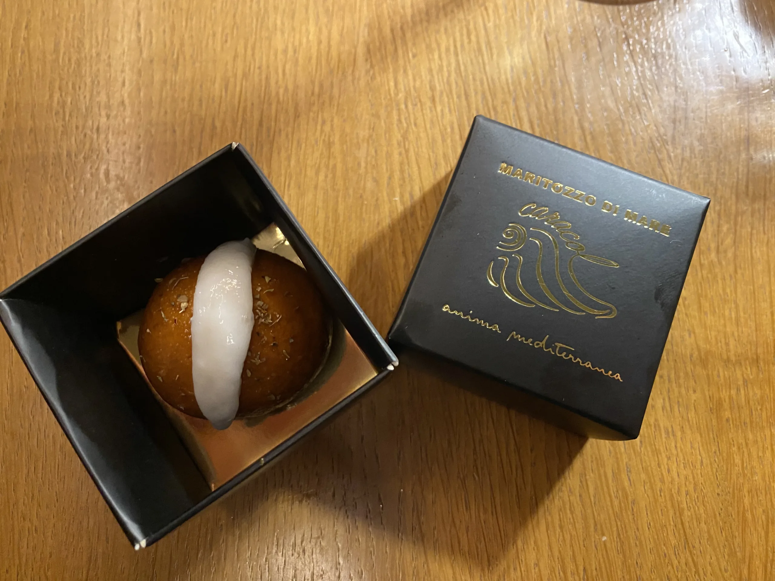 Maritozzo-di-mare-Bun-con-crema-di-seppia