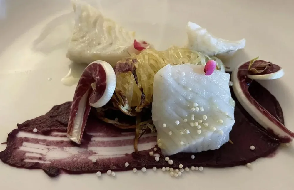 Ca' Matilde, il rombo con radicchio tardivo, spaghetti di patate e crema di patata viola