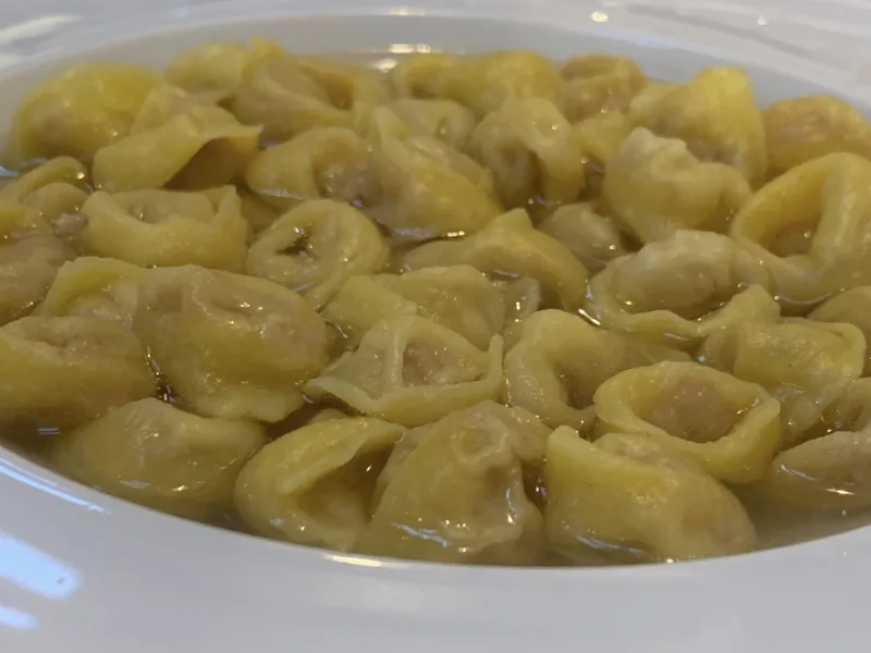 Osteria da Valentino, tortellini in brodo