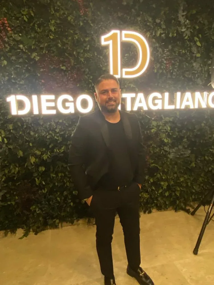 Opening di 10 di Diego Vitagliano a Santa Lucia