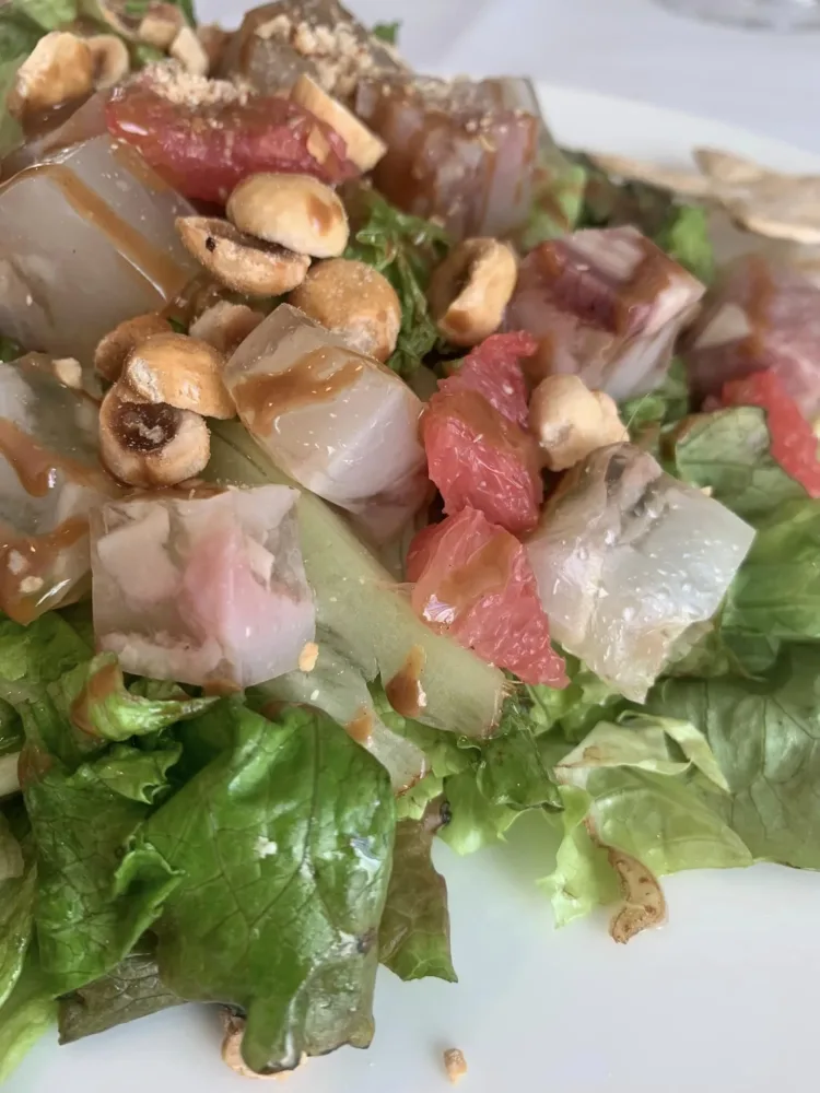 Antichi Sapori, insalata autunnale con nervetti, nocciole e pompelmo rosa