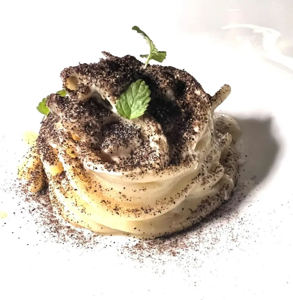 Veritas Restaurant - spaghetti vongole, burro affumicato, pinoli e limone