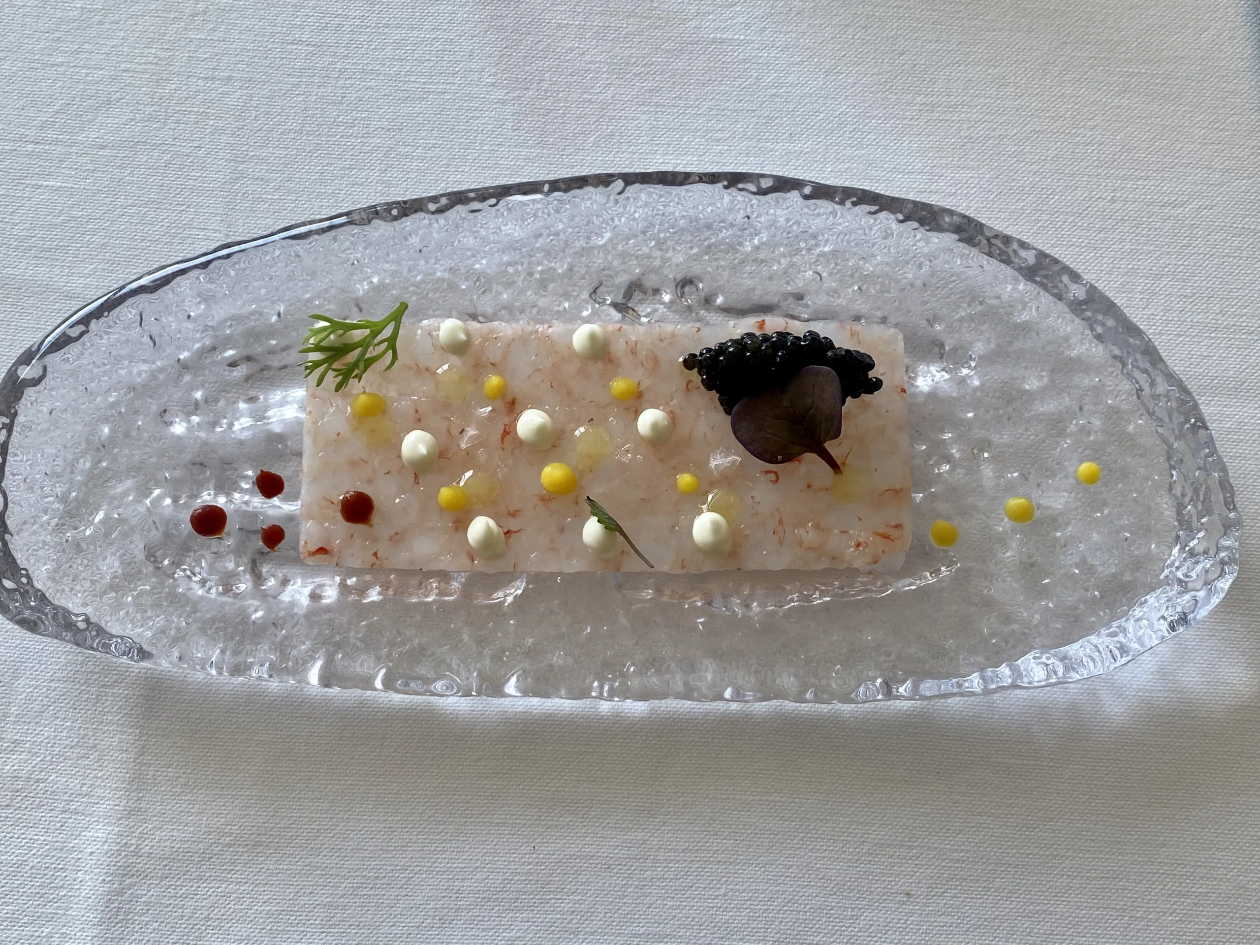 Carpaccio-di-crostacei-crema-di-Agerola-mandarino-e-caviale