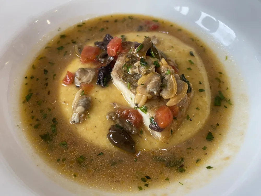 Goro - Valentino Marcattilii - branzino, formaggio di fossa, guazzetto di Vongole