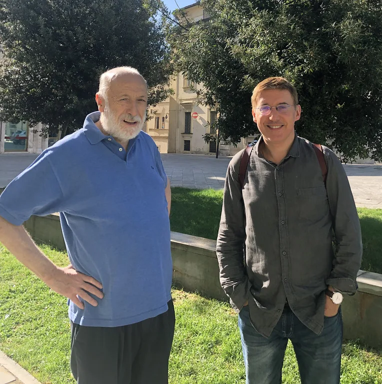 Il fondatore di Slow Food Carlo Petrini con l'economista Gaël Giraud