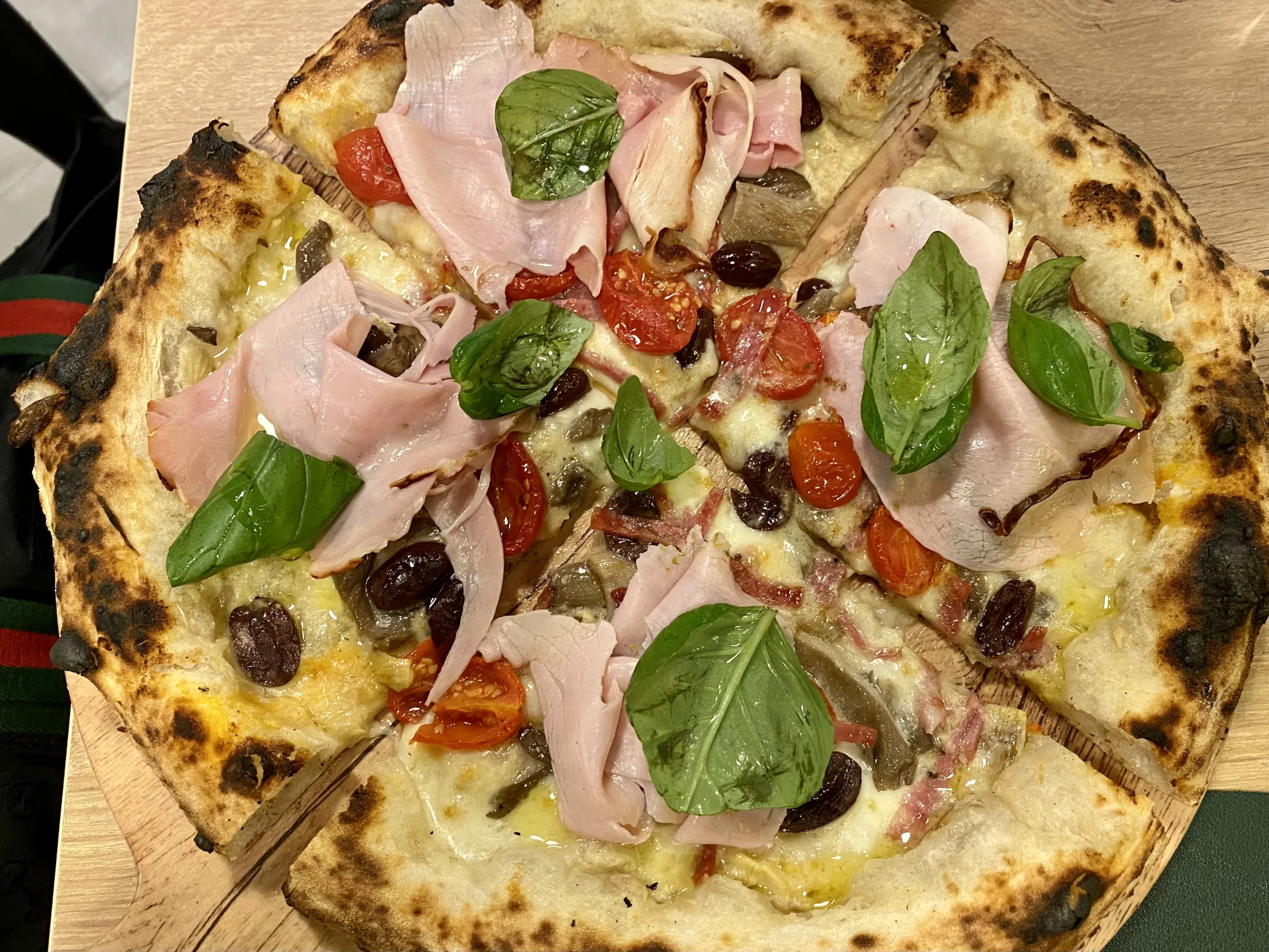 LEssenza-di-una-Capricciosa-Quinta-Essenza-Pizzeria