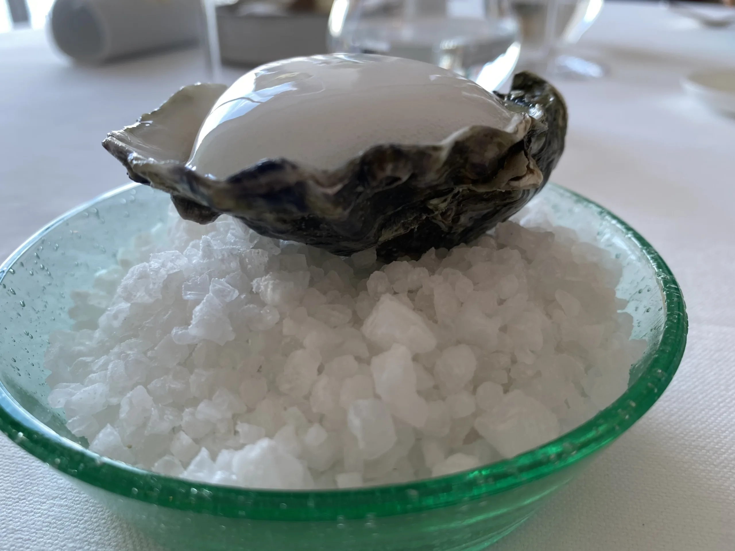 Lostrica-mela-annurca-piccante-granita-di-sedano-e-spuma-di-tonica