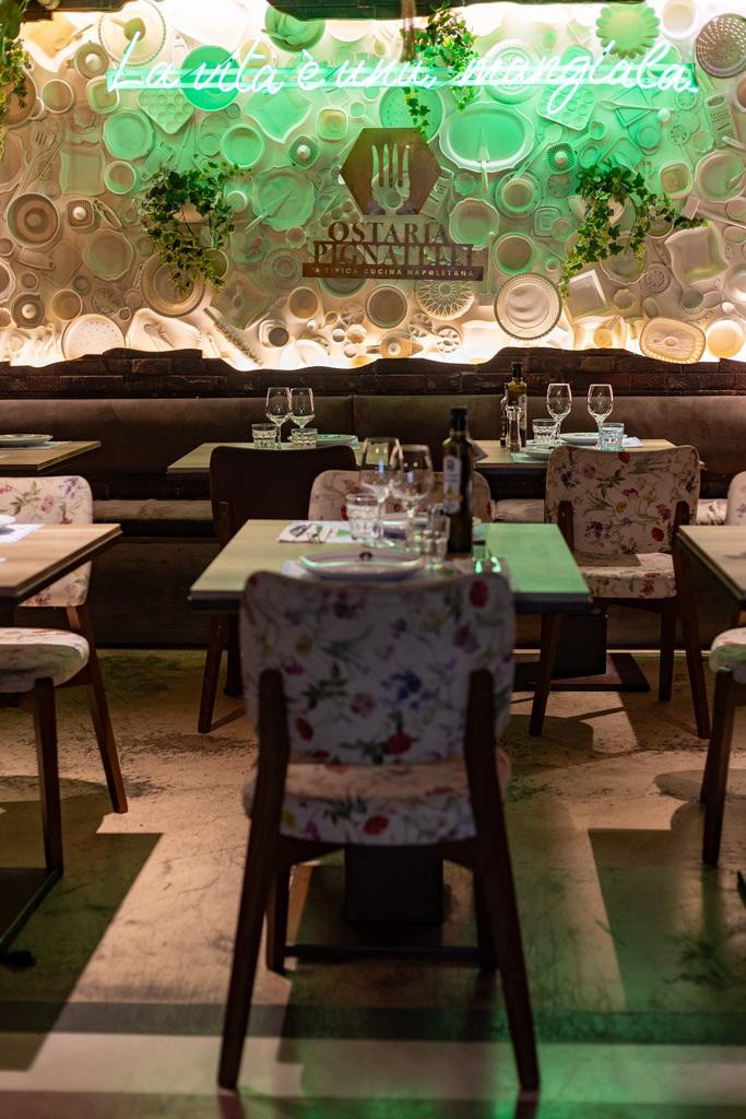 Ostaria Pignatelli, sala interna