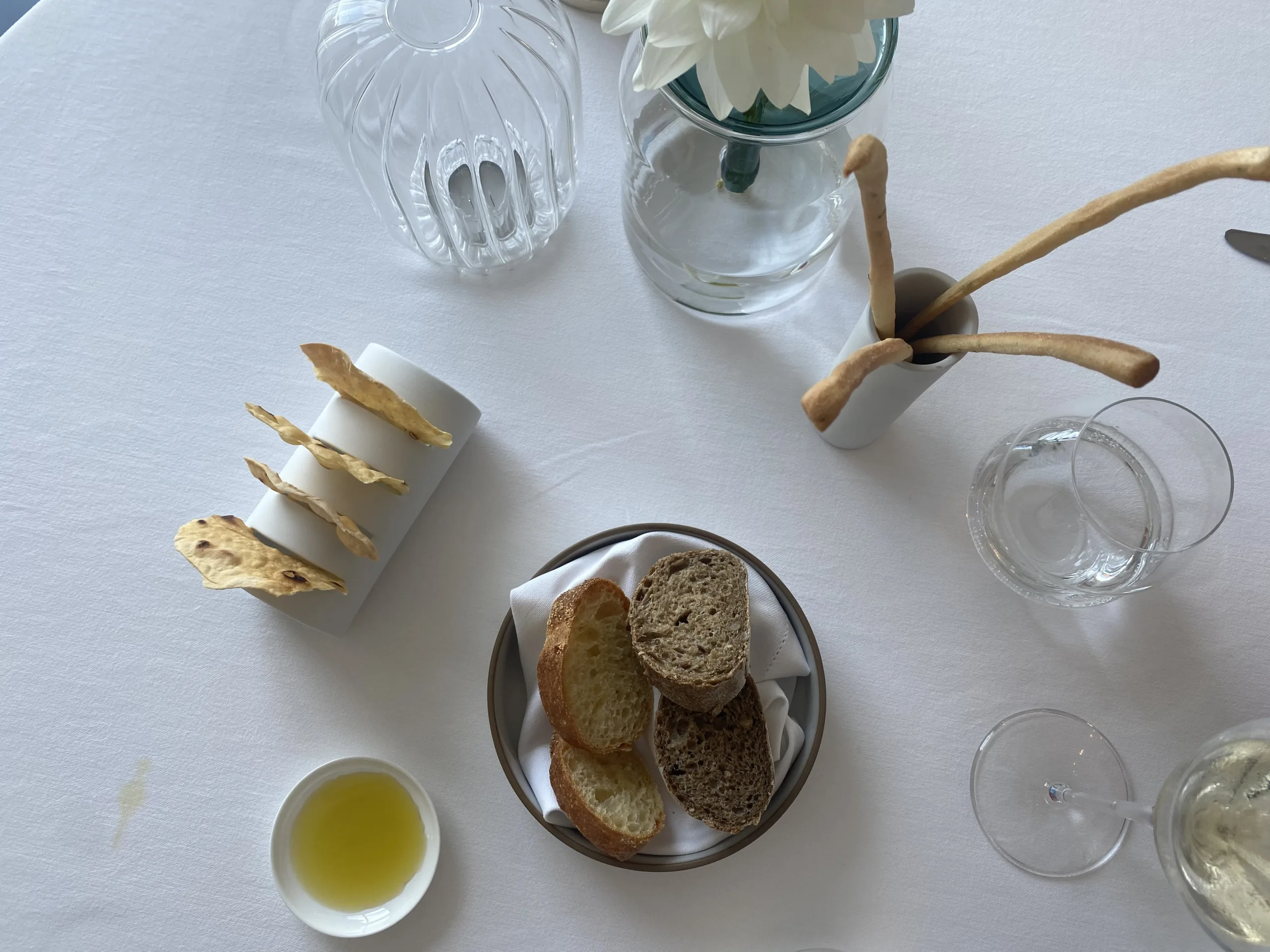 Pane-ai-5-cereali-pane-bianco-cracker-al-limone-grissini-al-rosmarino