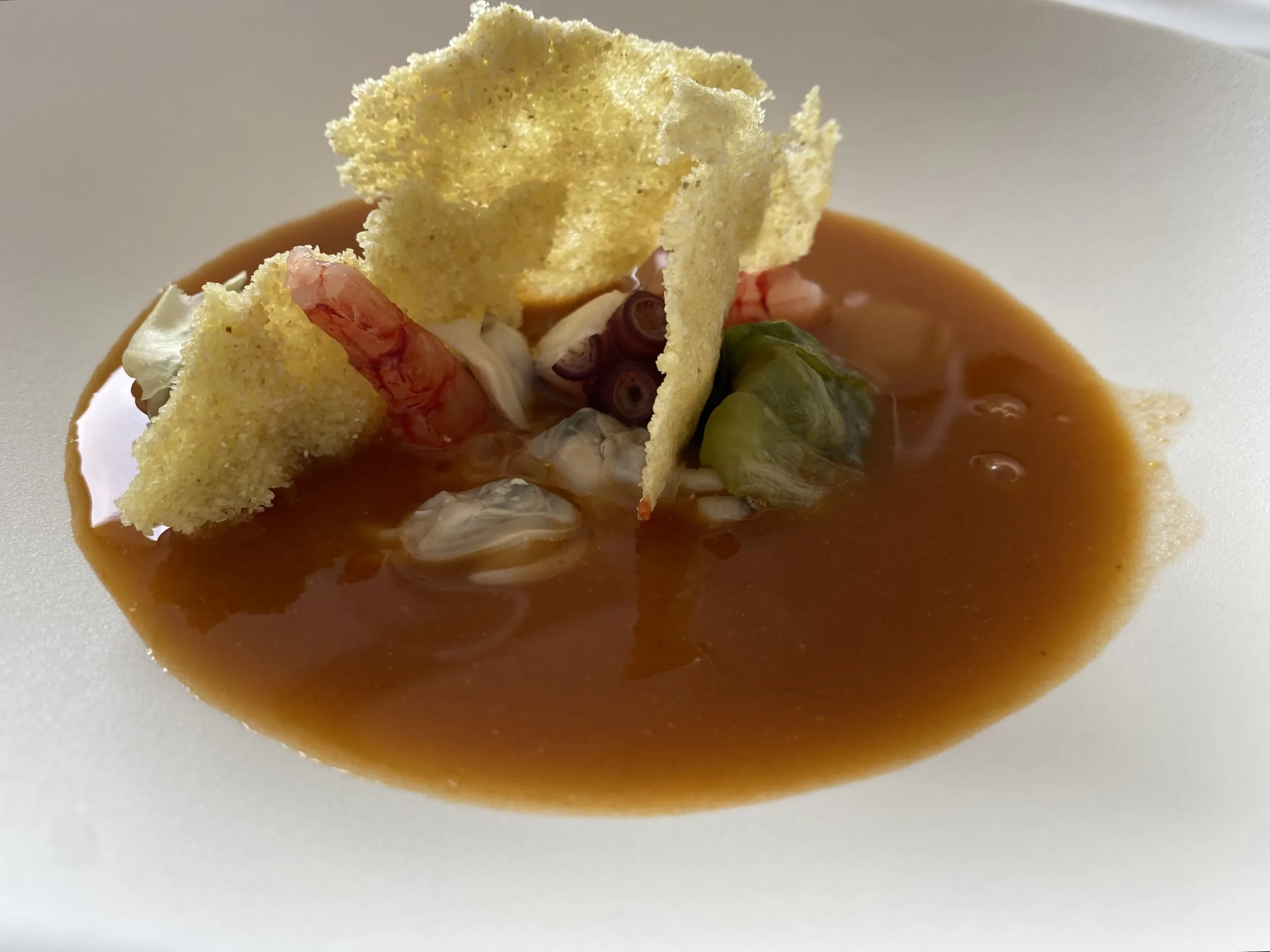 Pezzella-di-mare-Zuppa-di-pesce-e-semola-croccante