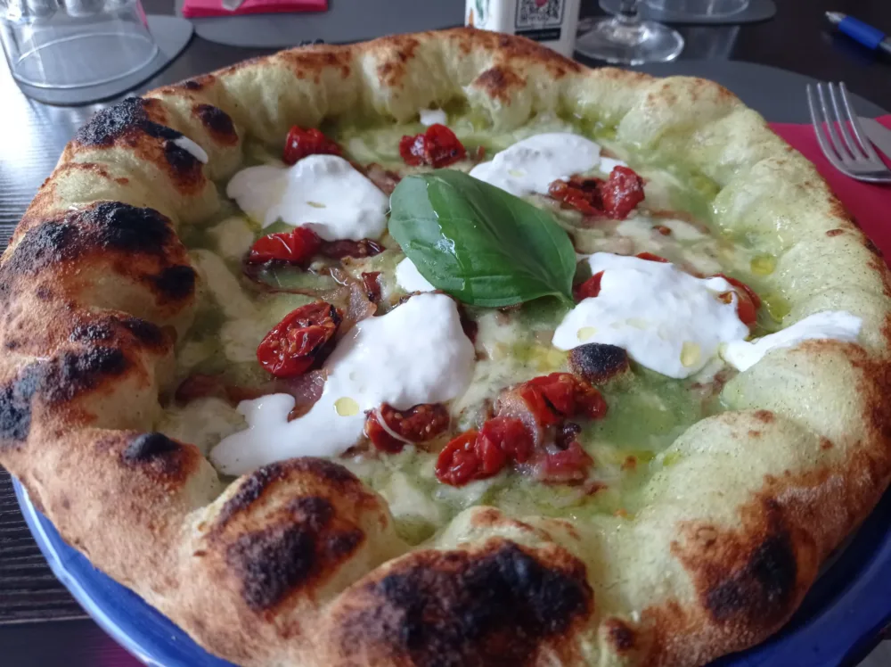 Pizza Donna Enza Pizzeria Napoletana 450 Gradi