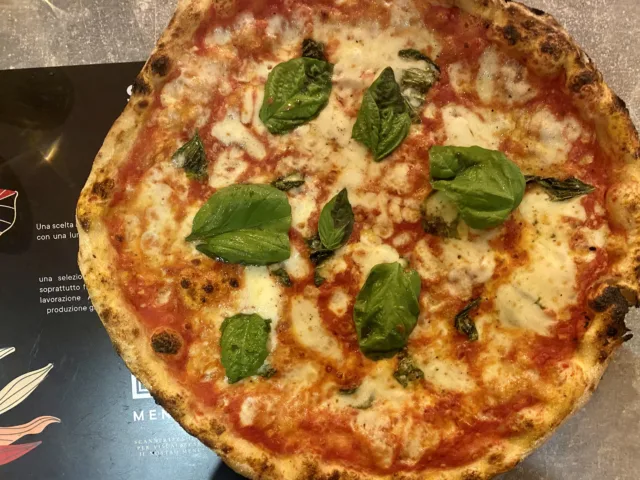 Simeo-3.0-Pizzeria-Contemporanea-Pizza-Provola-e-pepe
