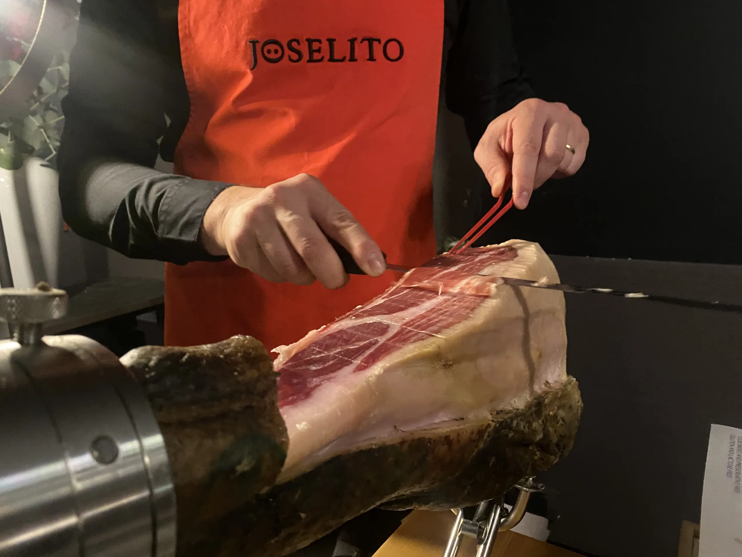 Taglio-del-Patanegra-da-parte-del-Cortador