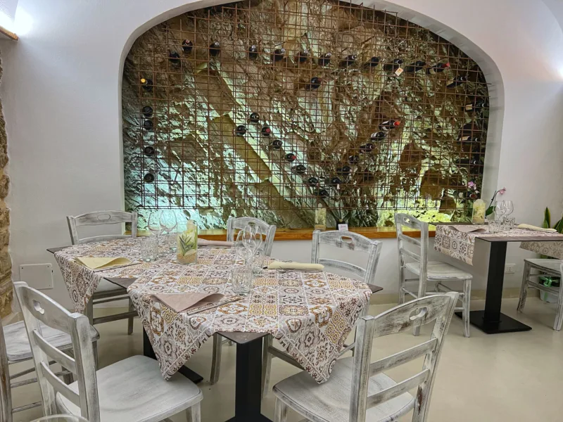 La sala interna, Al Vicoletto. Castellabate, Cilento