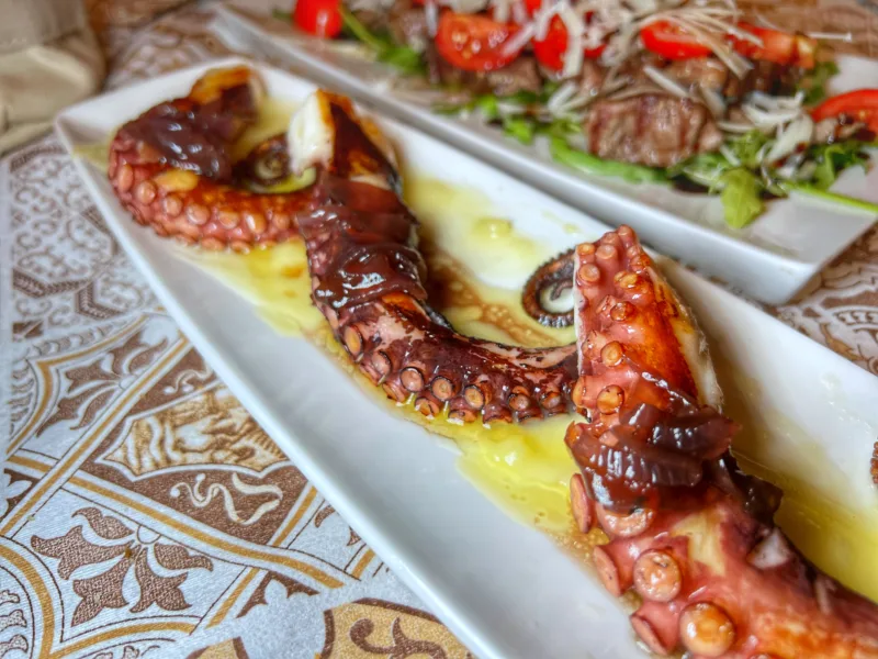 Il polpo di Mario Grassi, Al Vicoletto