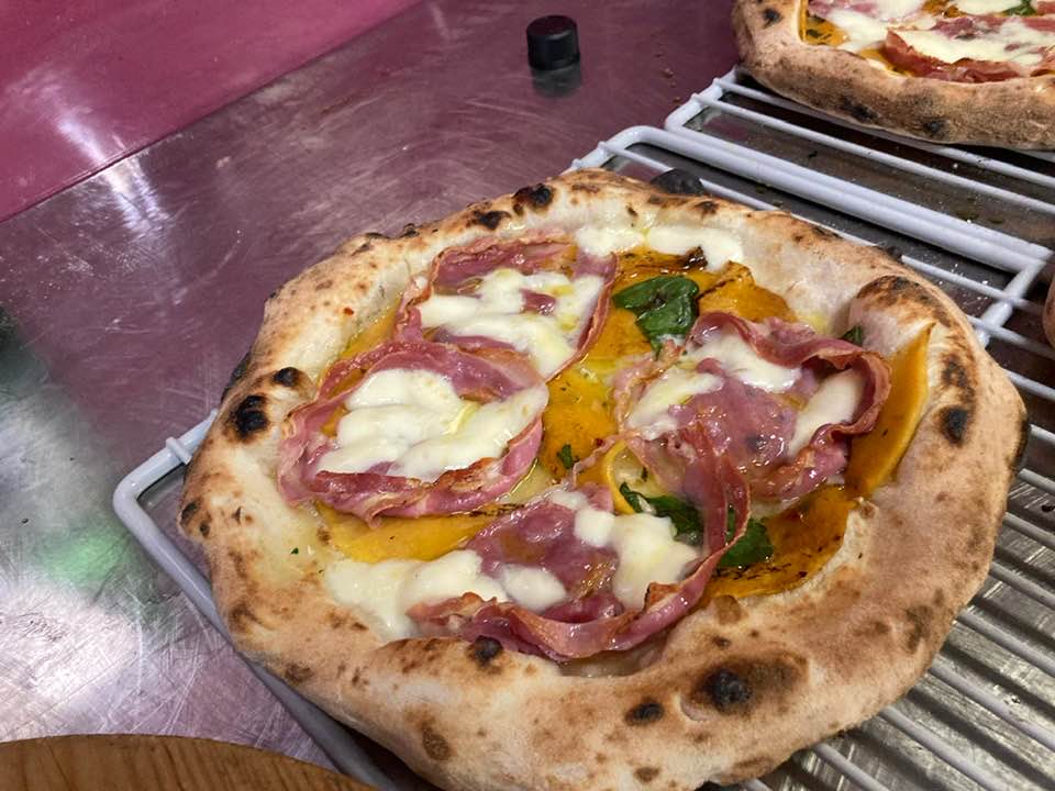 la pizza zucca e pancetta