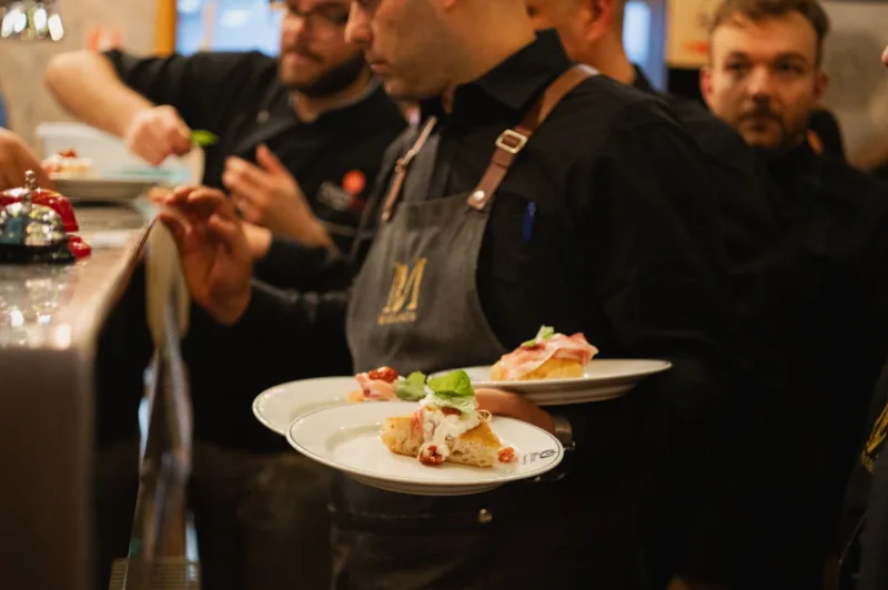 10 Mani in pasta al Nastieat per Open Onlus