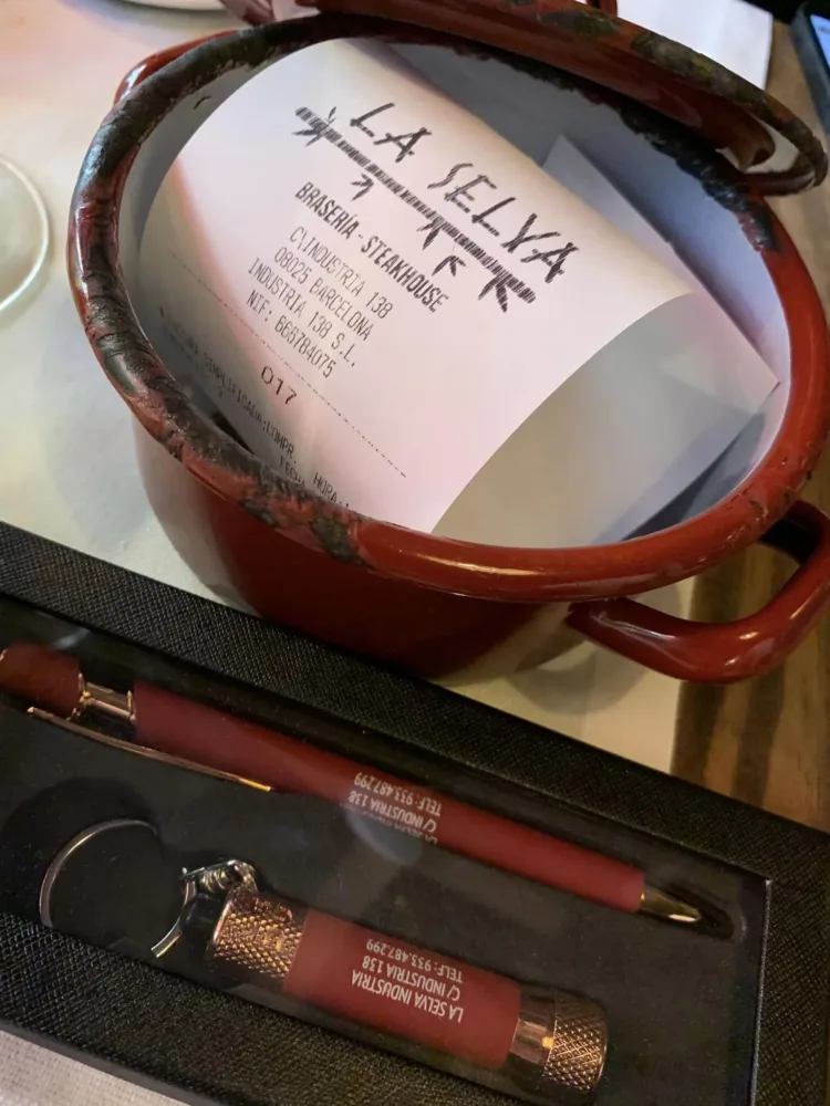 La Selva Barcellona, la cuenta con piccolo cadeaux natalizio