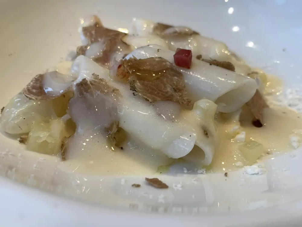 ABaC Restaurant, maccheroni di calamaro come una 'carbonara'