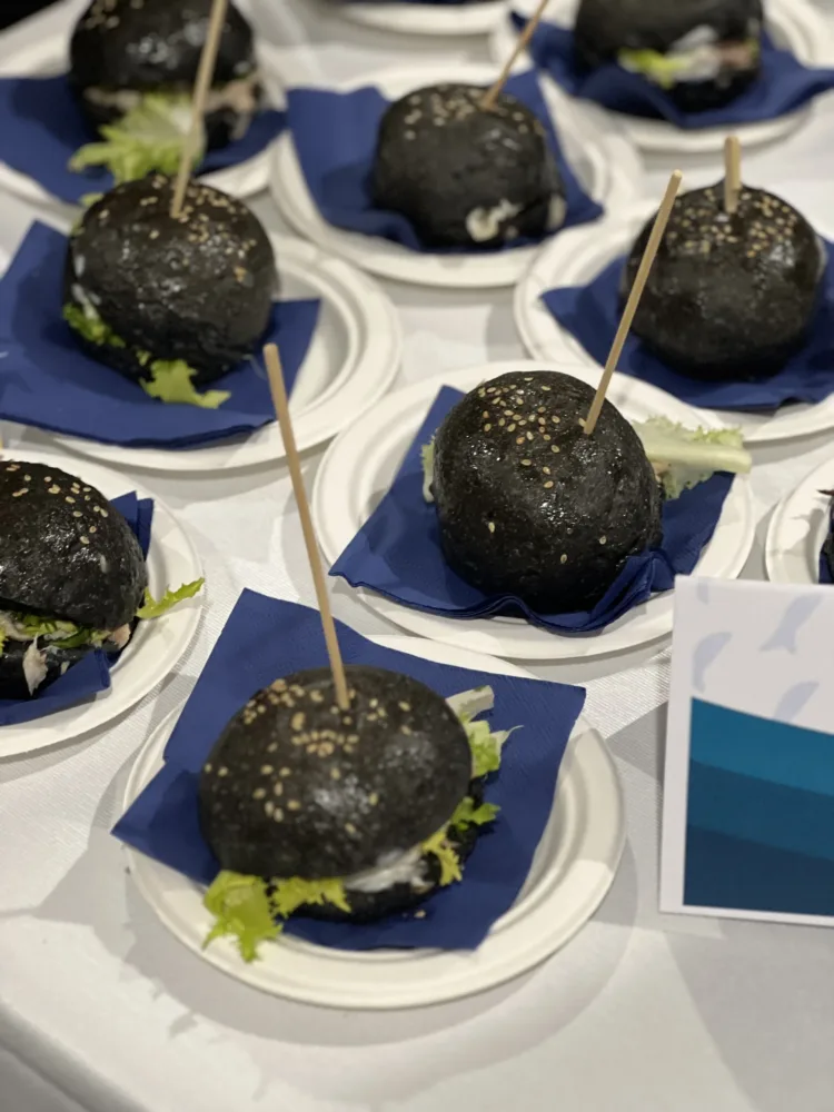 Azzurro Pozzuoli- Panino al carbone vegetale