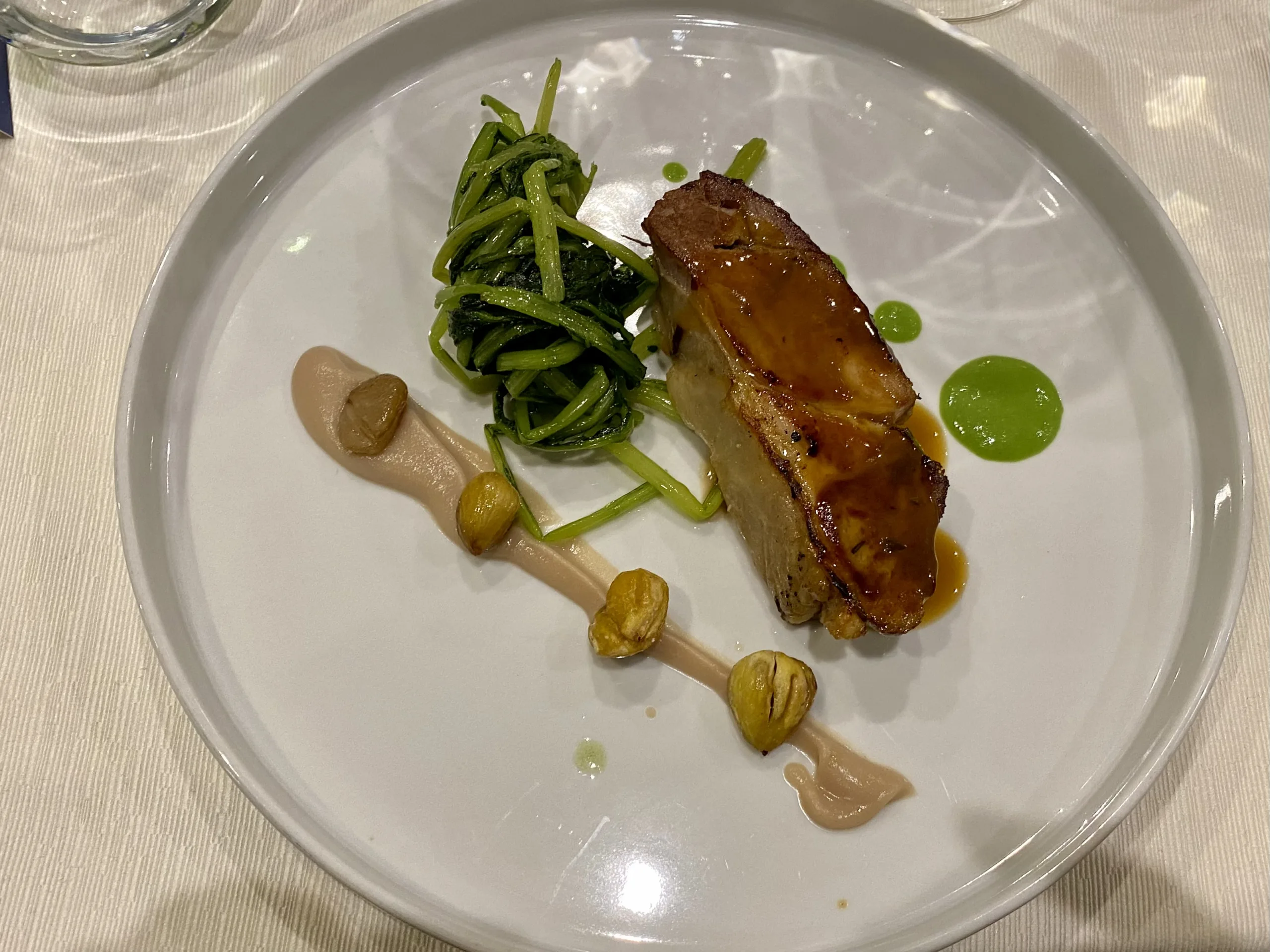 Agnello-cotto-a-bassa-temperatura-castagne-alla-brace-e-cicoria-saltata-Scelto-Caserta