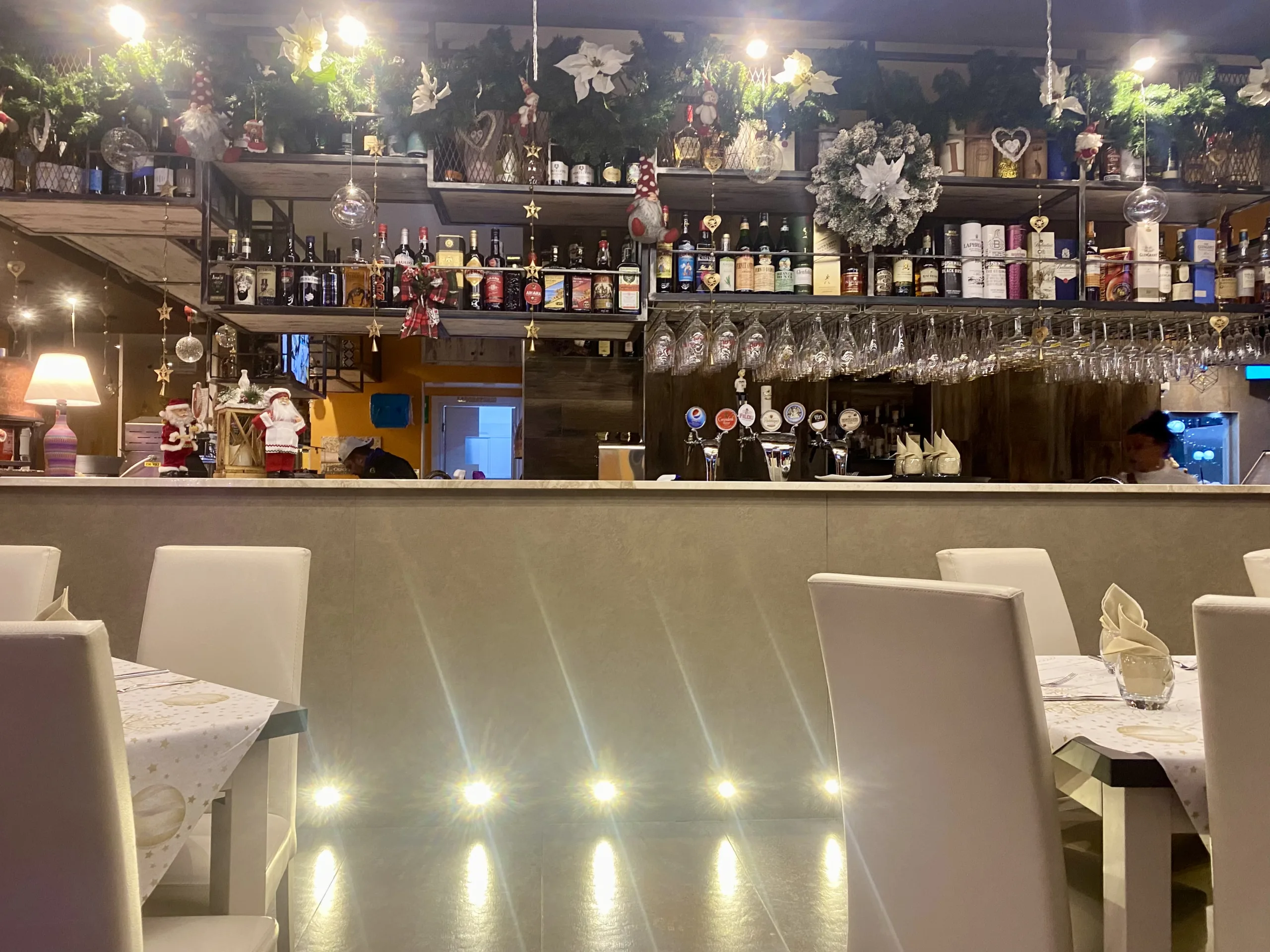 Bancone-bar-Pizzeria-Manuno