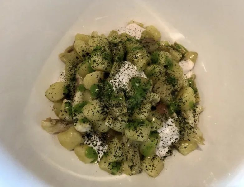 Cut, gnocchetti ai calamari con carciofi e olive taggiasche