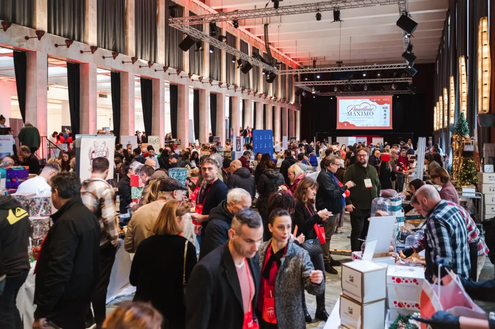 Panettone Maximo sala folla