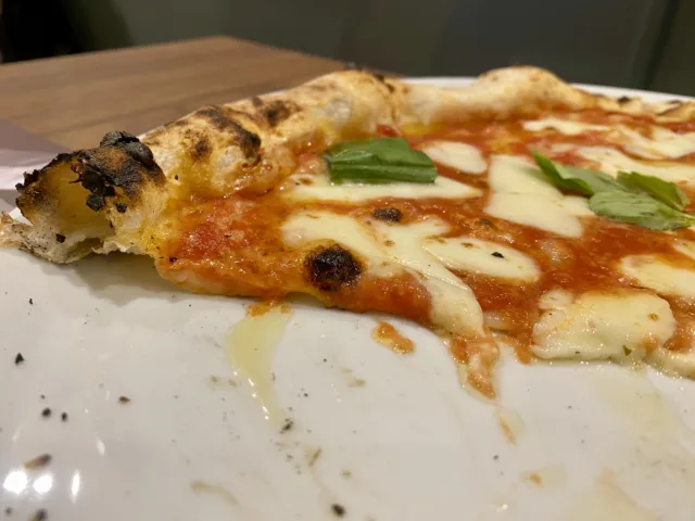 Pizza-Margherita-‘a-rot-e-carrett-Errico-Porzio-Caserta