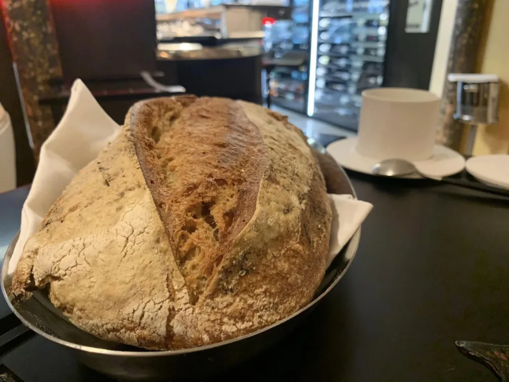 Hémicycle a Parigi, il pane