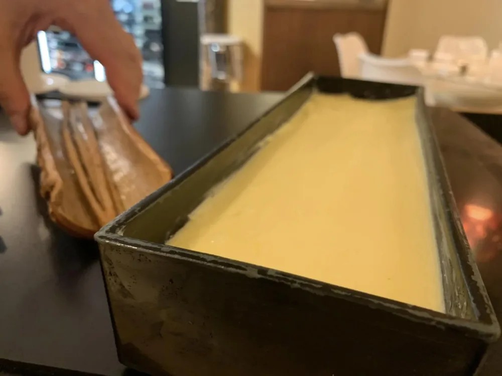 Hémicycle a Parigi, burro e grissini