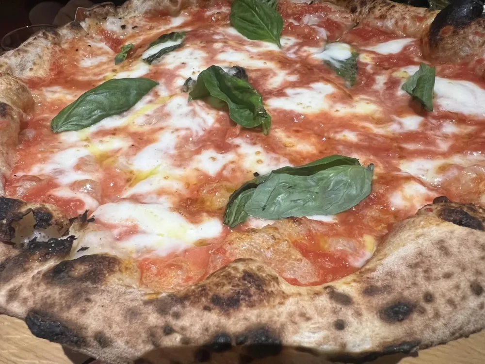 Prisco a Cava - Margherita classica con fior di latte