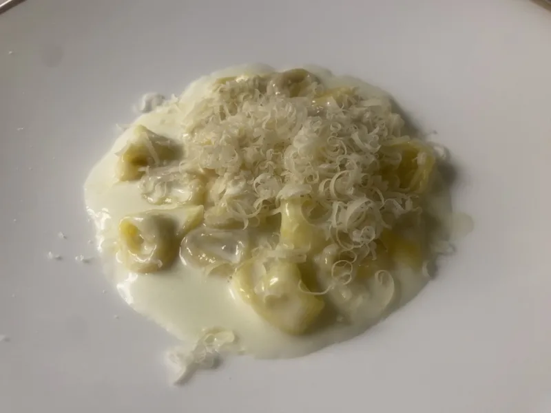 Al Cambio - tortellini alla panna come dessert