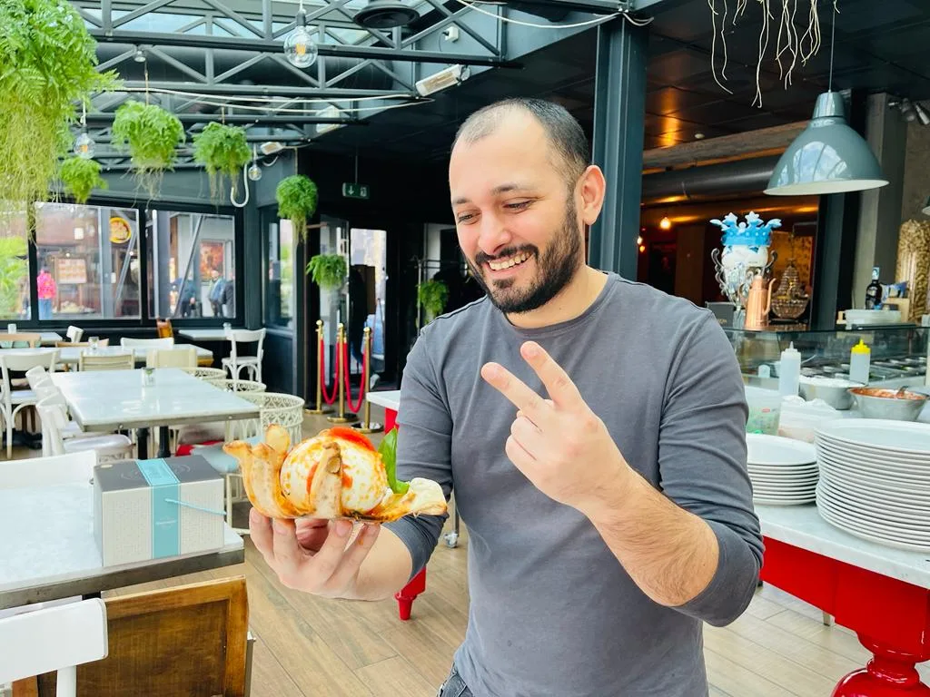 Ciro di Maio presenta la Pizza Mano de Dios