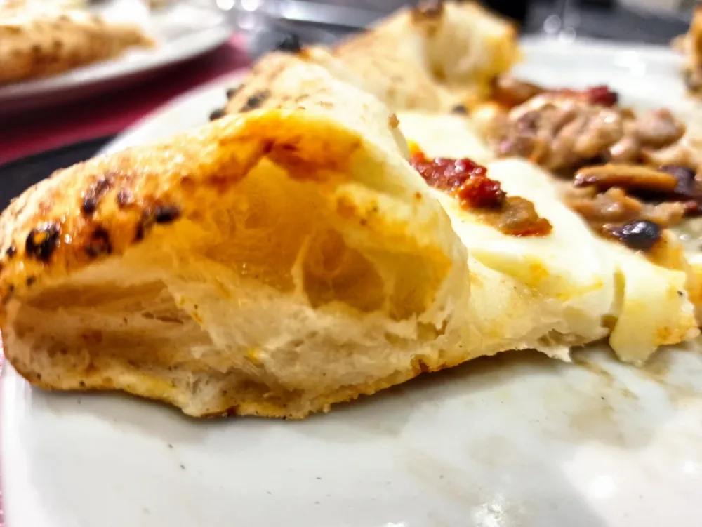 Pizzeria Pulcinella da Ciro Casale - Il cornicione