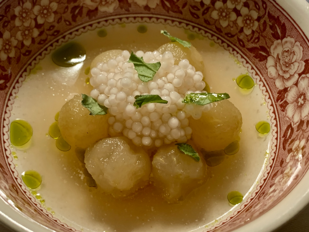 Sustanza - Mela e tapioca con cremoso di nocciole e brodo degli scarti