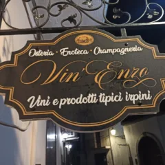 Vin'Enzo - L'Insegna