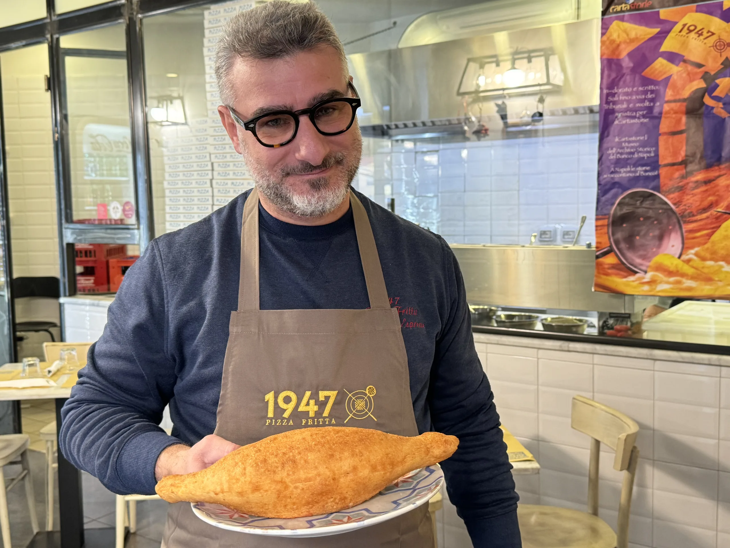 Vincenzo Durante l'uomo della pizza fritta di Forcella, apre un nuovo
