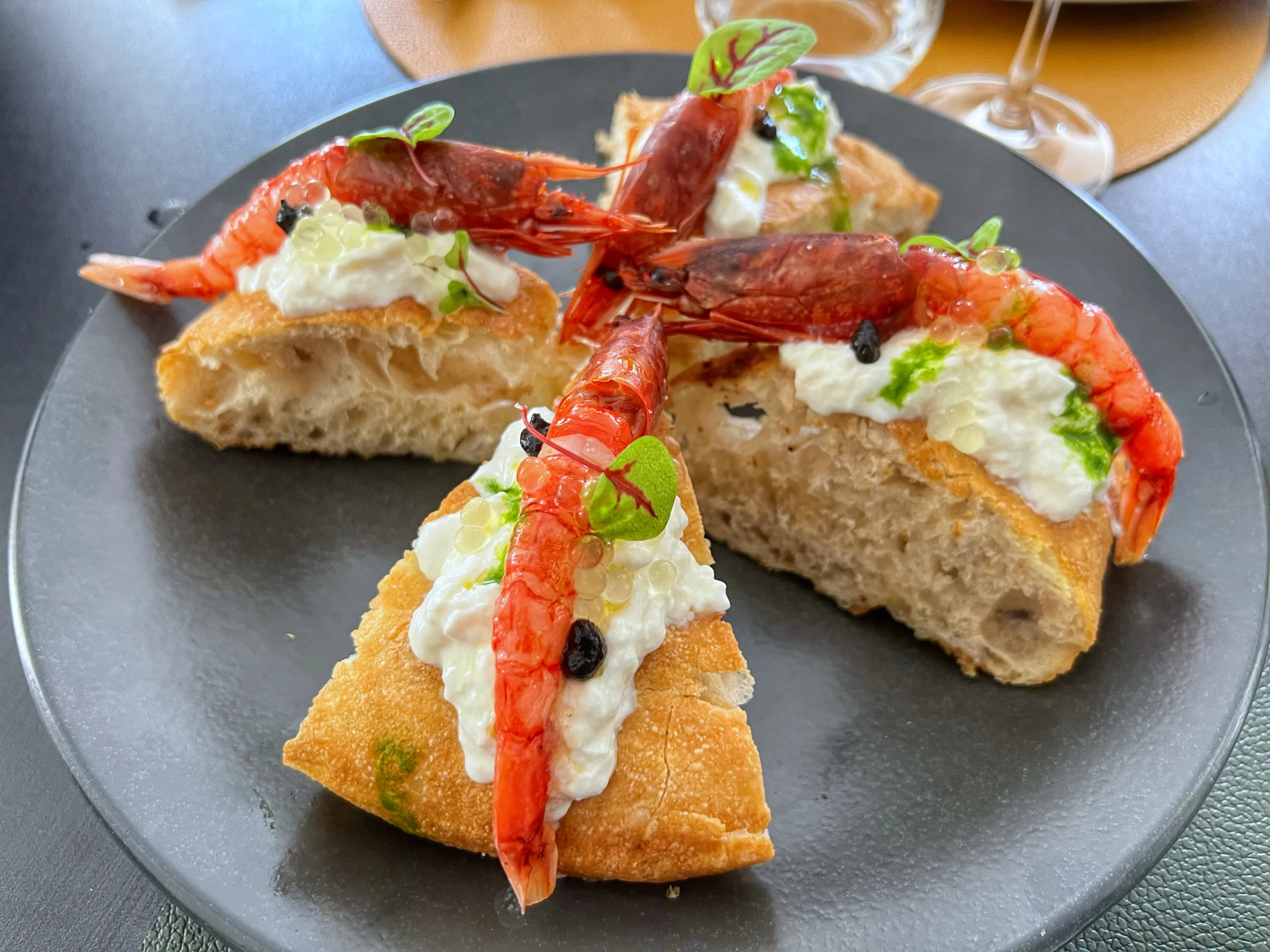 Il padellino con burrata e gamberone rosso