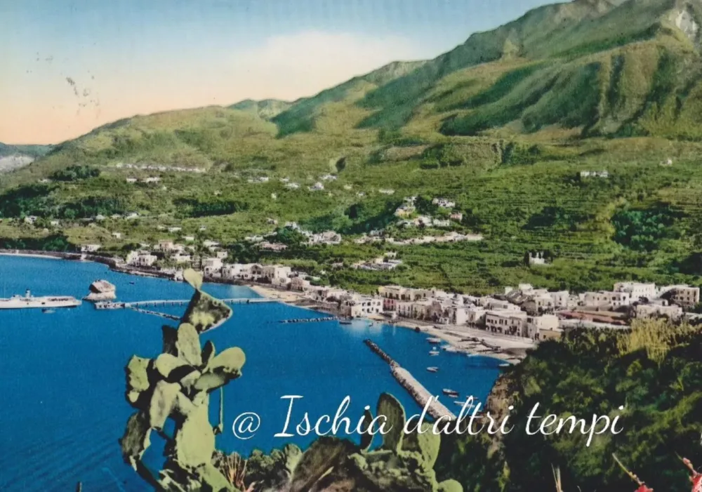 Cartolina del 1960 - foto di Facebook - Ischia d'altri tempi