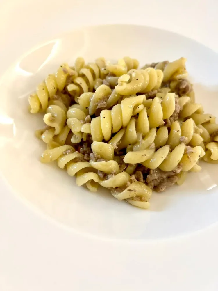 Lo Scalco - Fusilli con ragu di agnello alle erbe