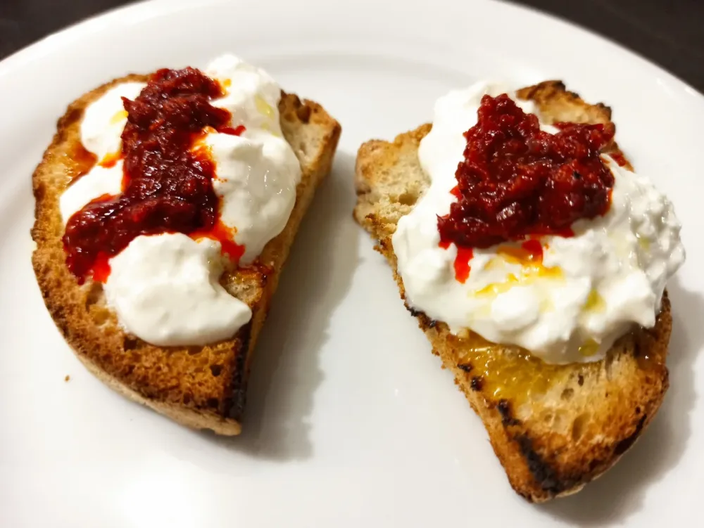 L'officina del Gusto - Le Bruschette con Stracciata Sannita e 'Nduja Calabrese