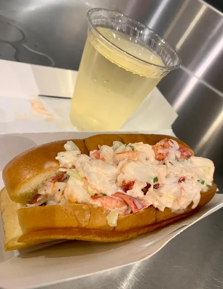 New York - Chelsea market lobster roll