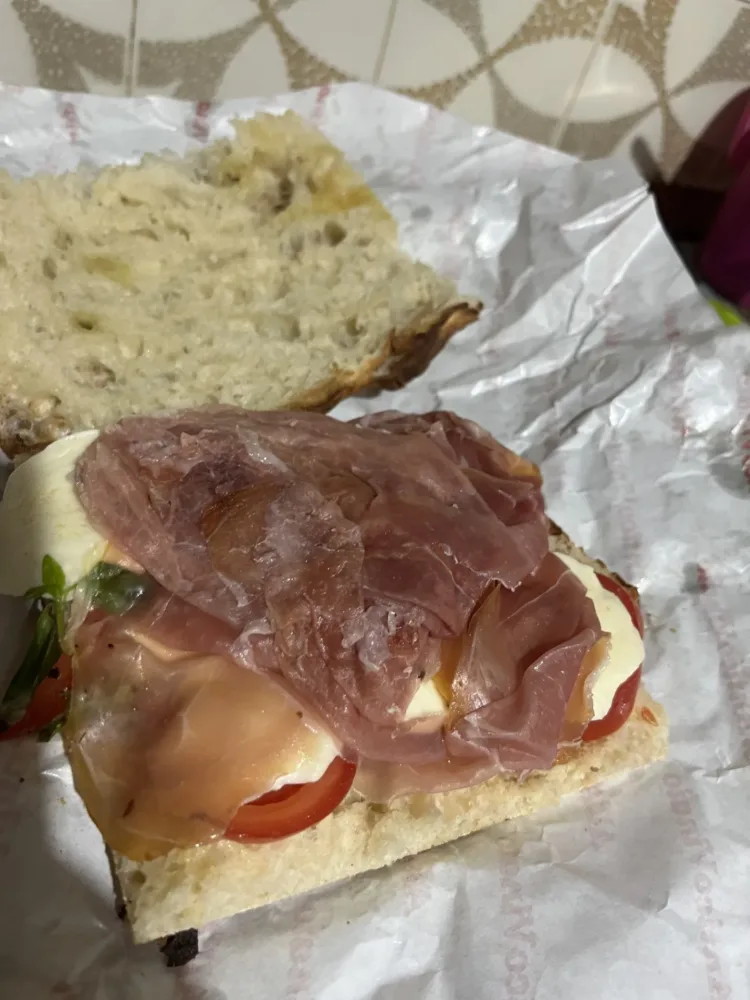 focaccia con crudo antico vinaio